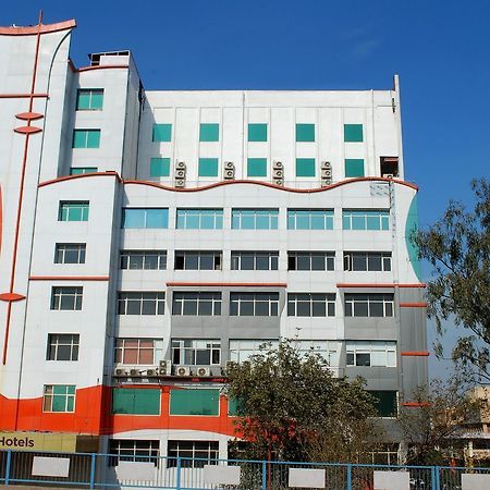 Citrus Hotel Ghaziabad Exterior foto